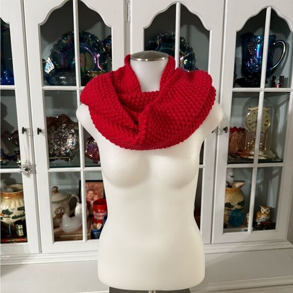 Red Infinity Scarf - Picture 2 of 3